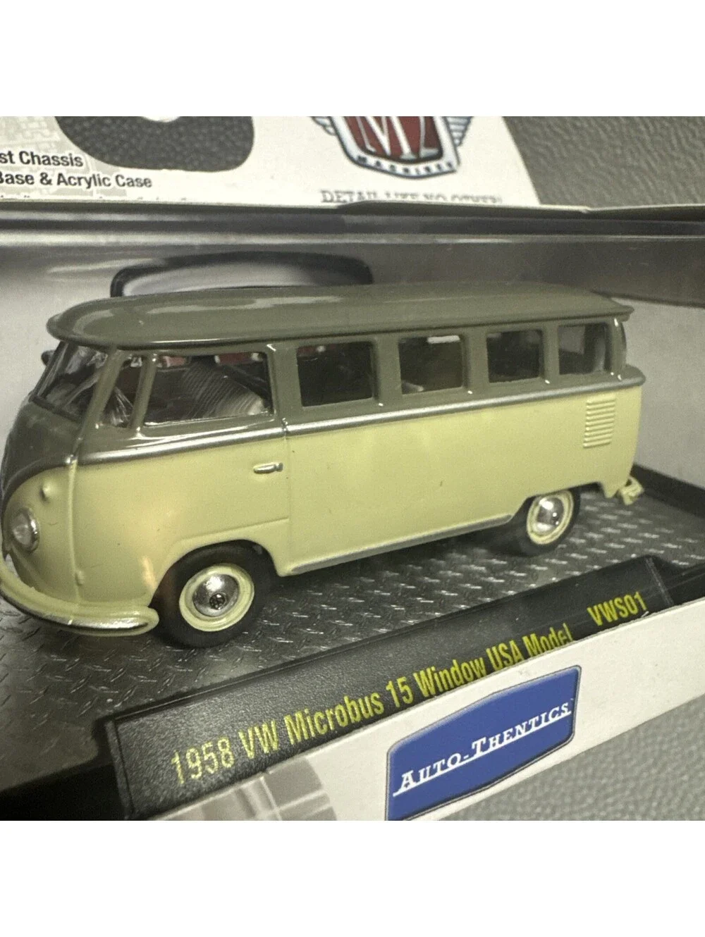 M2 Machines Auto-Thentics 1958 VW Microbus 15 Window USA Model VWS01 Walmart